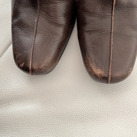 MIU MIU DISTRESSED BROWN LEATHER & PULL ON ELASTIC HEELED CHELSEA BOOTS - Picture 9 of 12